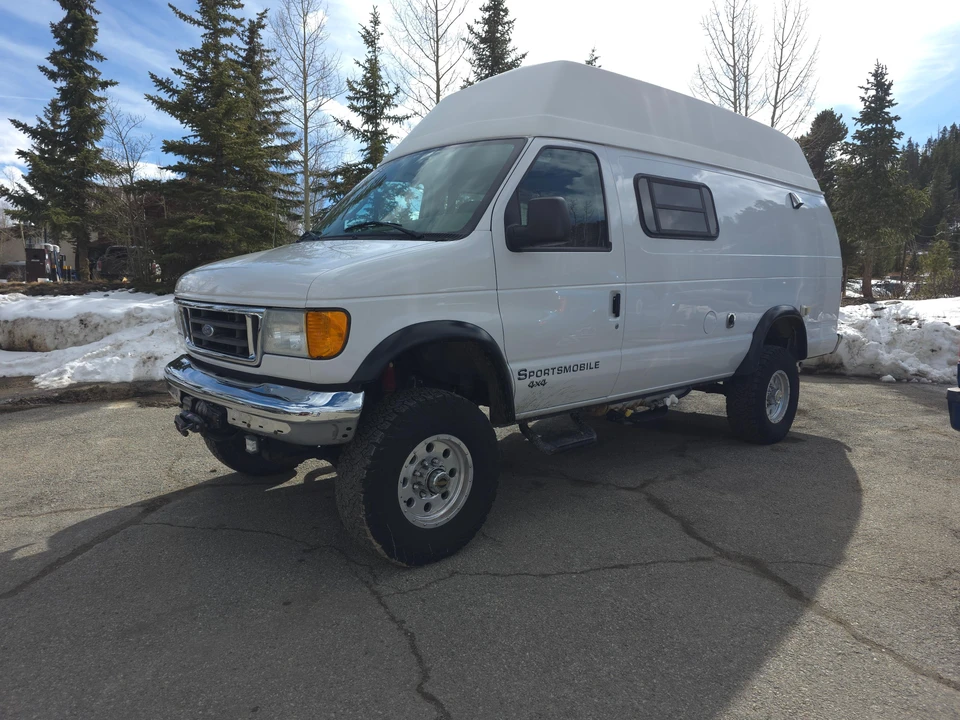 2005 Ford Econoline Van - Image 19 of 31