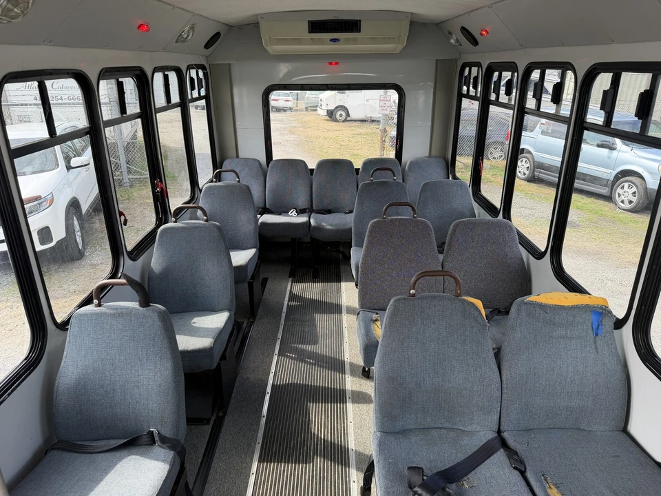 2005 Ford Econoline Van - Image 7 of 21