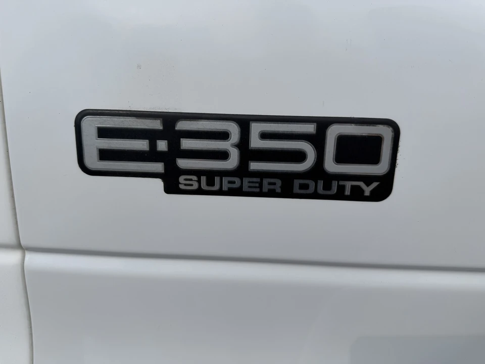 2005 Ford Econoline Van - Image 14 of 21