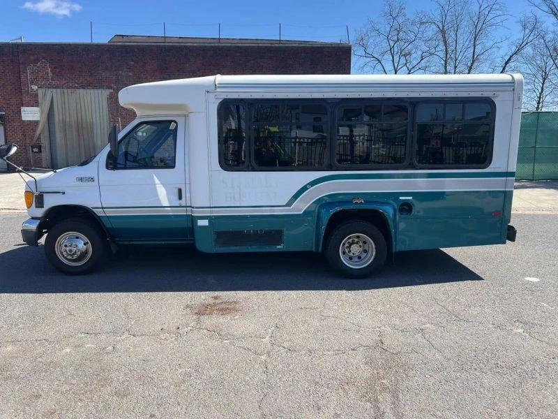 2005 Ford Econoline Van - Image 6 of 12