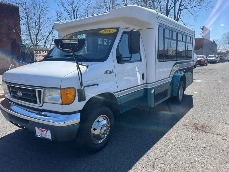 2005 Ford Econoline Van - Image 7 of 12