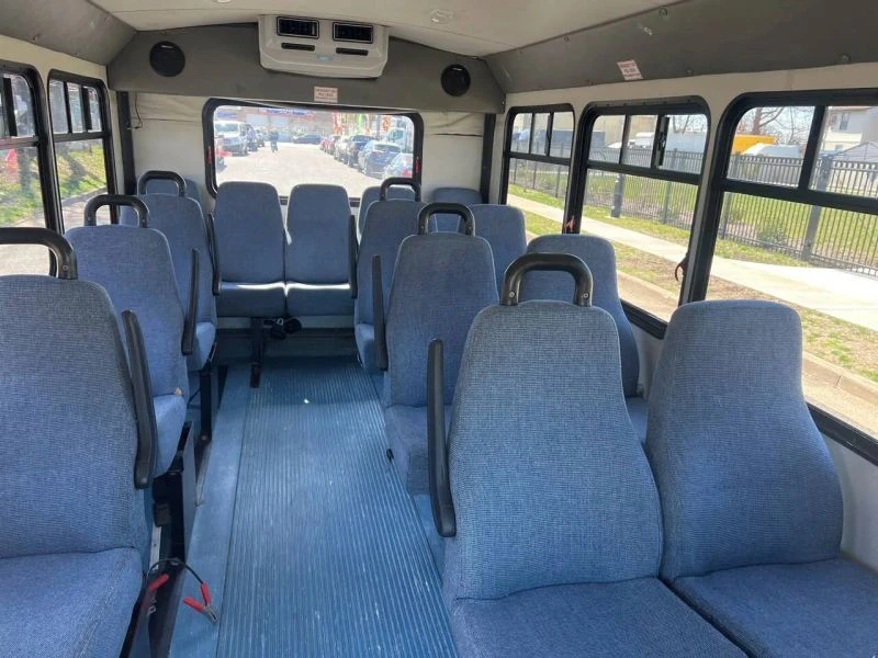 2005 Ford Econoline Van - Image 12 of 12