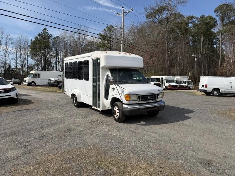 2005 Ford Econoline Van - Image 6 of 21