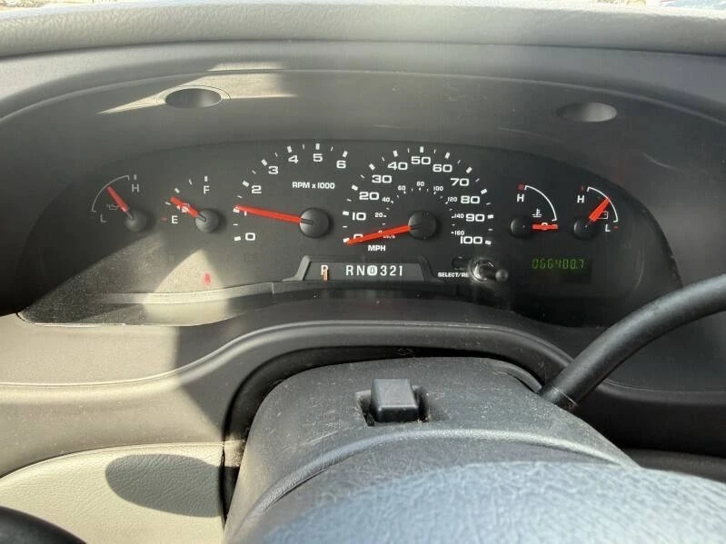 2005 Ford Econoline Van - Image 3 of 21