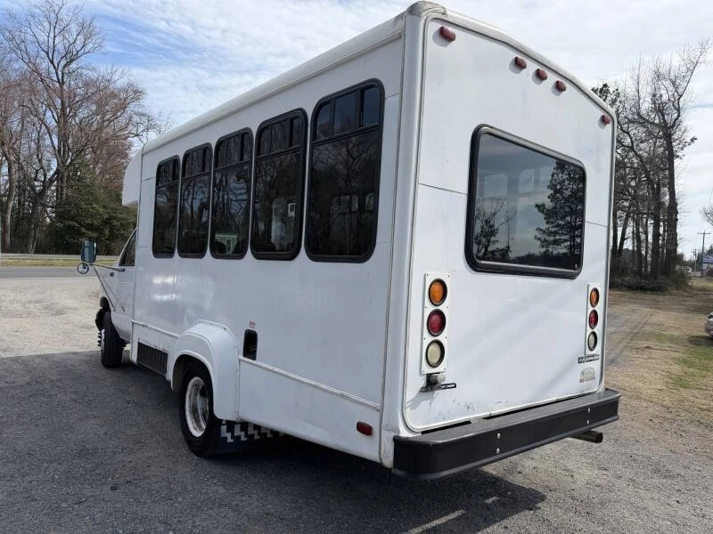 2005 Ford Econoline Van - Image 11 of 21