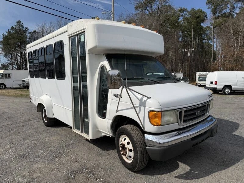 2005 Ford Econoline Van - Image 7 of 21
