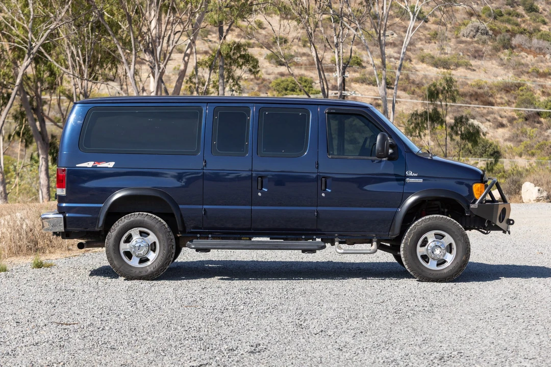 2005 Ford Econoline Van - Image 9 of 31