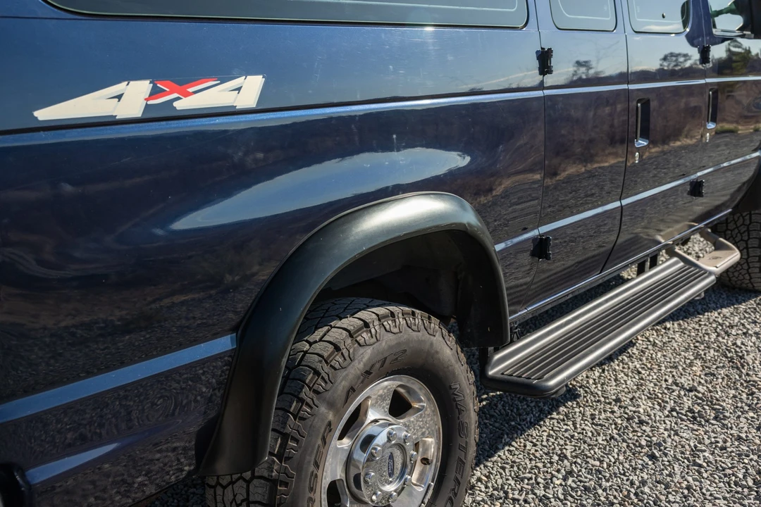 2005 Ford Econoline Van - Image 15 of 31