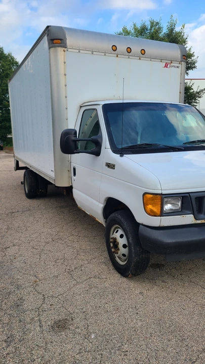 2005 Ford Econoline Van - Image 3 of 10