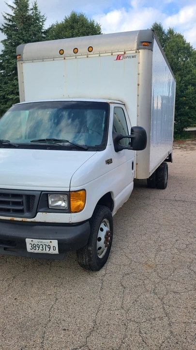 2005 Ford Econoline Van - Image 2 of 10