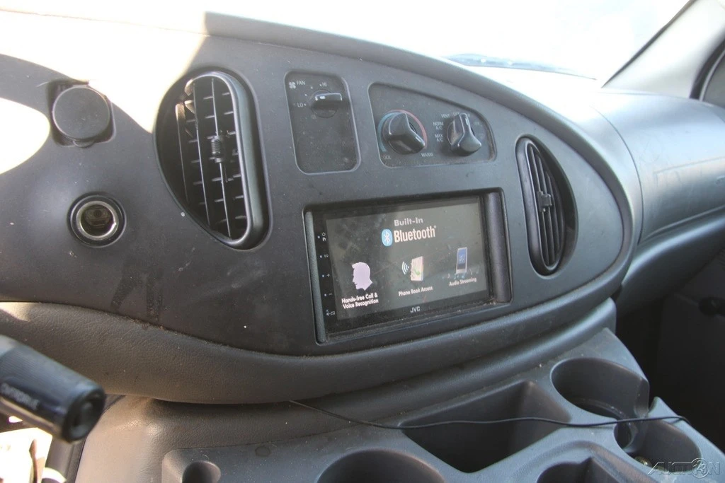 2005 Ford Econoline Van - Image 16 of 21