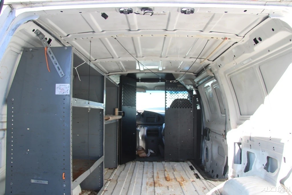2005 Ford Econoline Van - Image 18 of 21