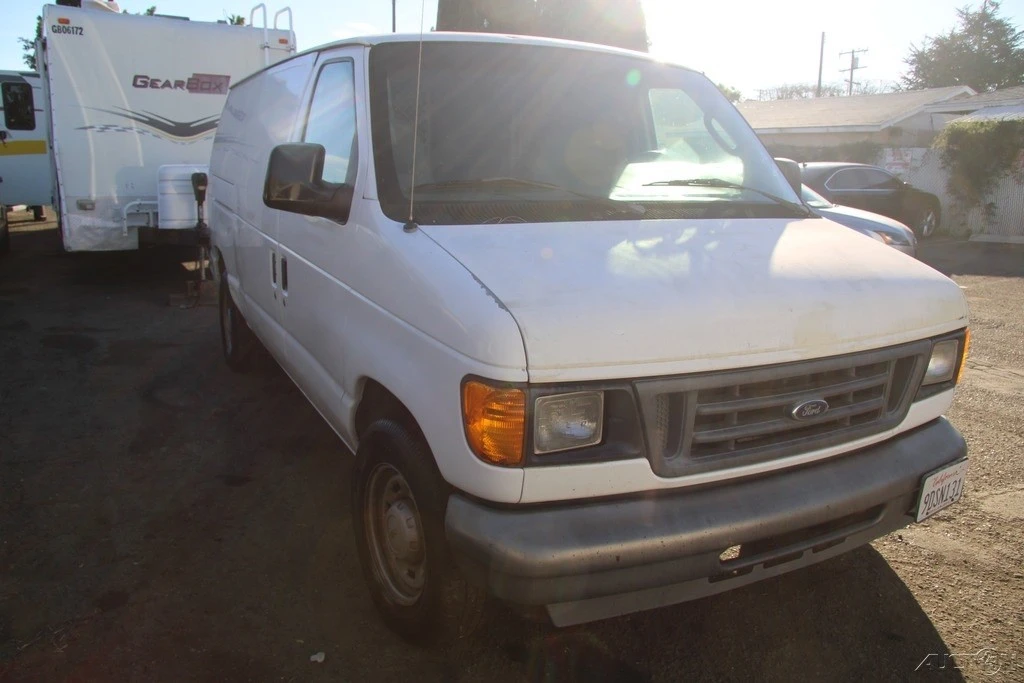 2005 Ford Econoline Van - Image 6 of 21