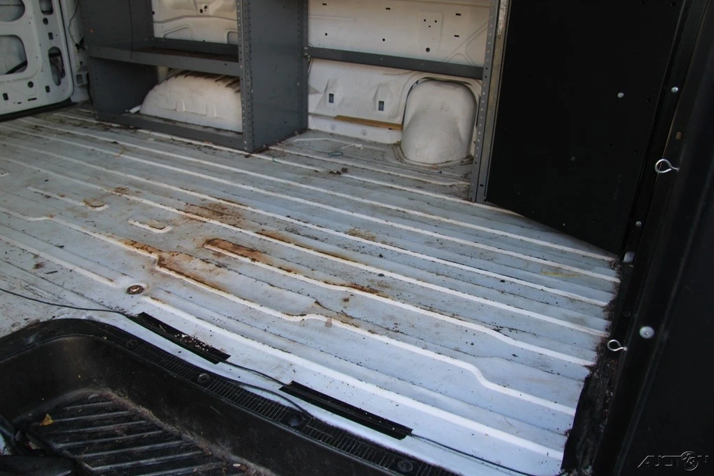 2005 Ford Econoline Van - Image 19 of 21