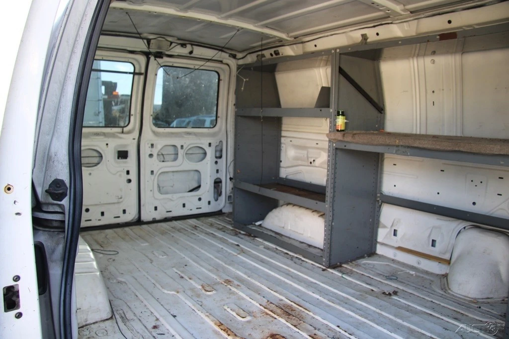 2005 Ford Econoline Van - Image 20 of 21