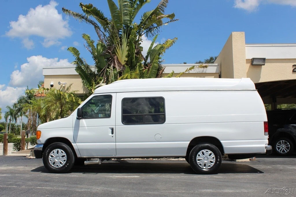 2005 Ford Econoline Van - Image 8 of 12