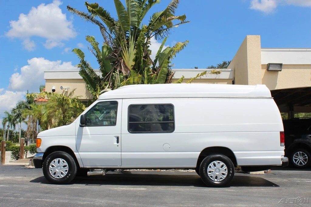 2005 Ford Econoline Van - Image 9 of 12
