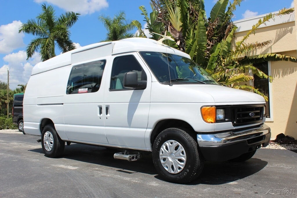 2005 Ford Econoline Van - Image 4 of 12