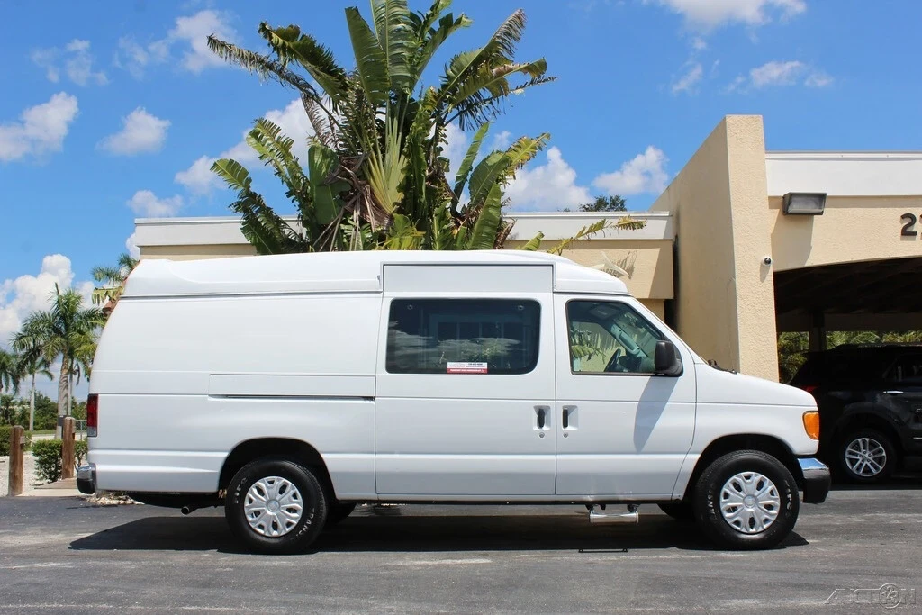 2005 Ford Econoline Van - Image 5 of 12