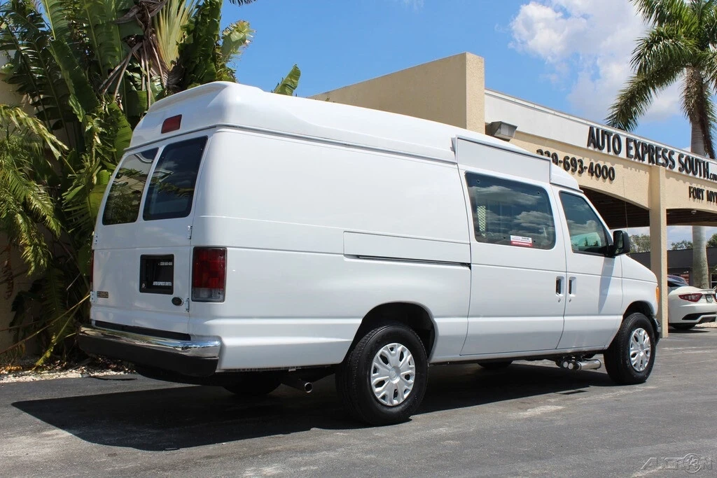 2005 Ford Econoline Van - Image 6 of 12