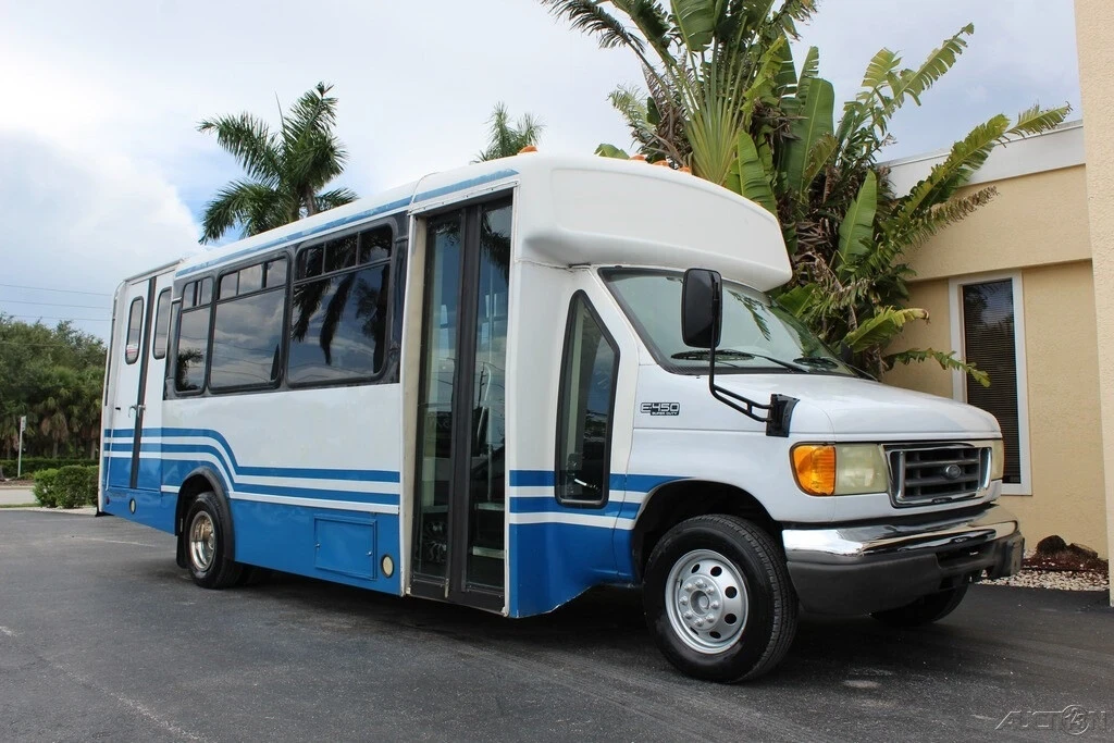 2005 Ford Econoline Van - Image 7 of 12
