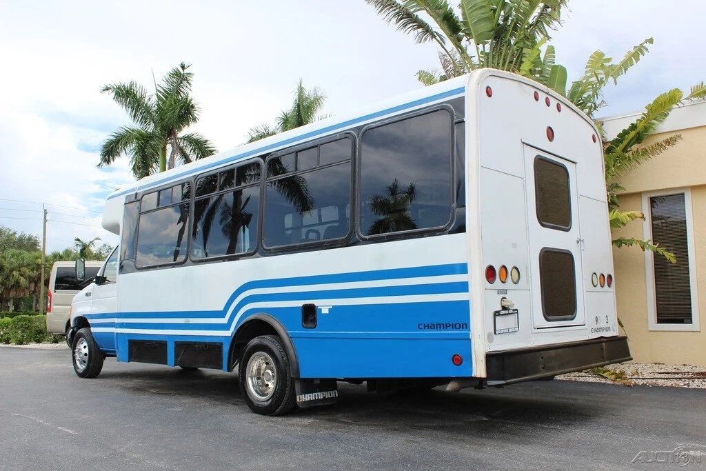 2005 Ford Econoline Van - Image 12 of 12