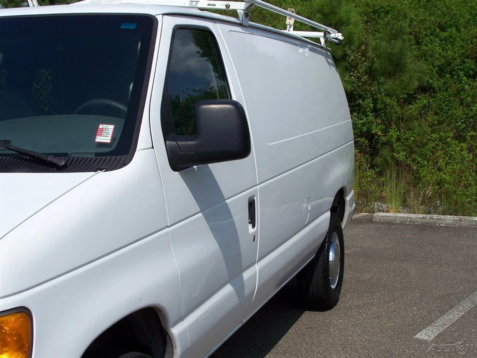 2005 Ford Econoline Van - Image 13 of 21