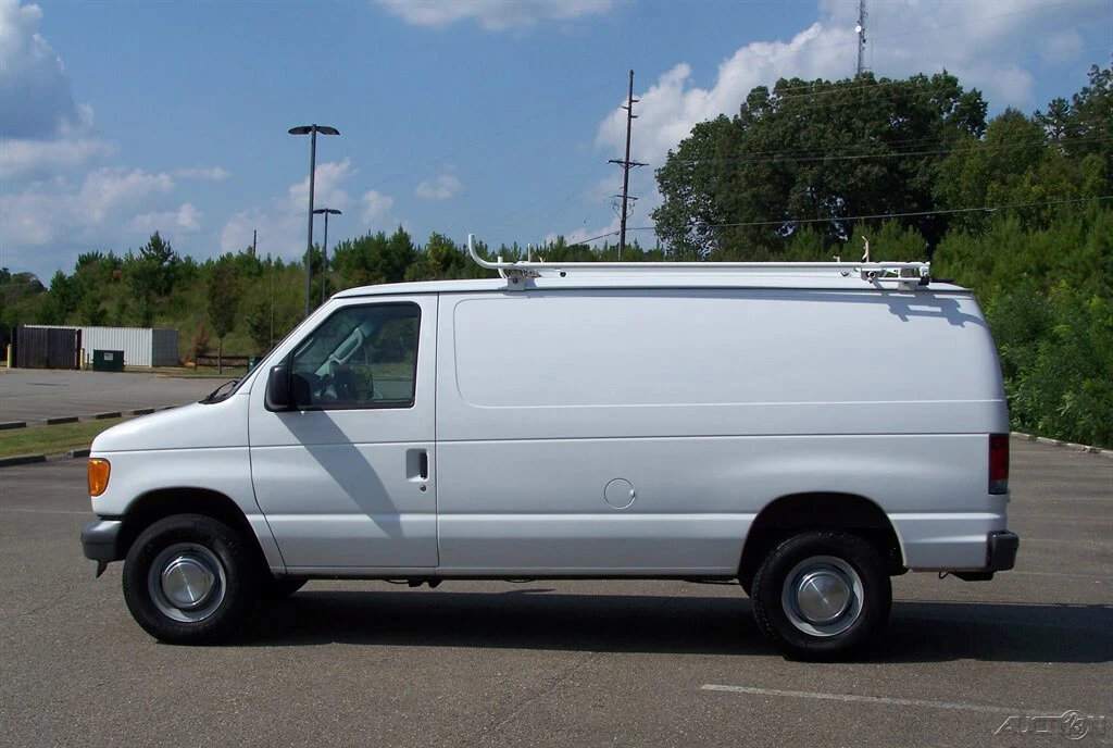 2005 Ford Econoline Van - Image 7 of 21