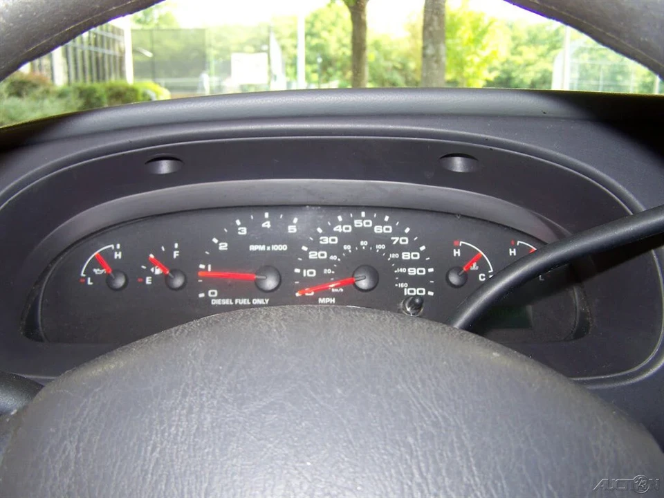 2005 Ford Econoline Van - Image 10 of 21