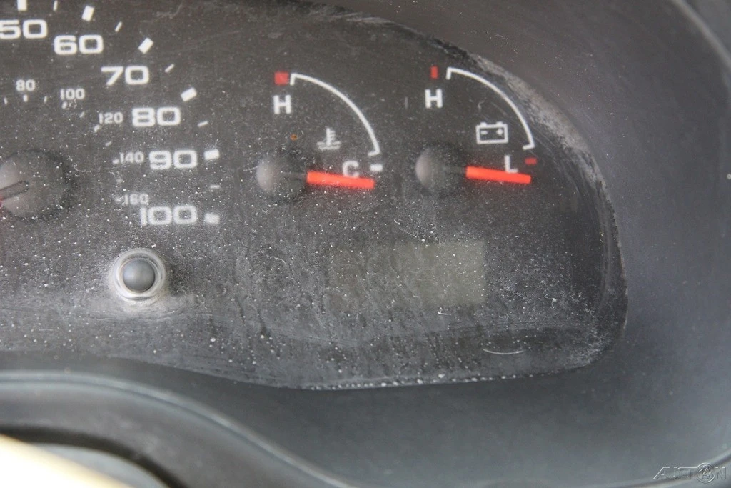 2005 Ford Econoline Van - Image 16 of 21