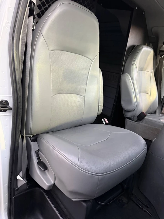 2005 Ford Econoline Van - Image 18 of 21