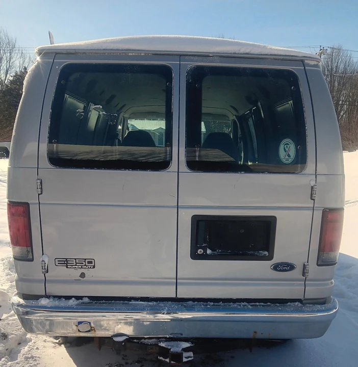 2005 Ford Econoline Van - Image 3 of 10