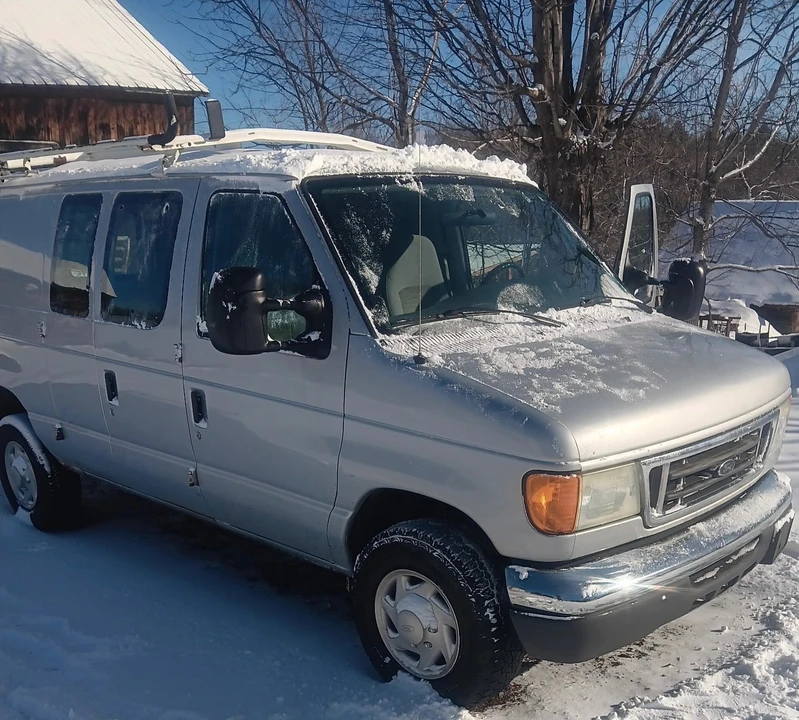 2005 Ford Econoline Van - Image 4 of 10