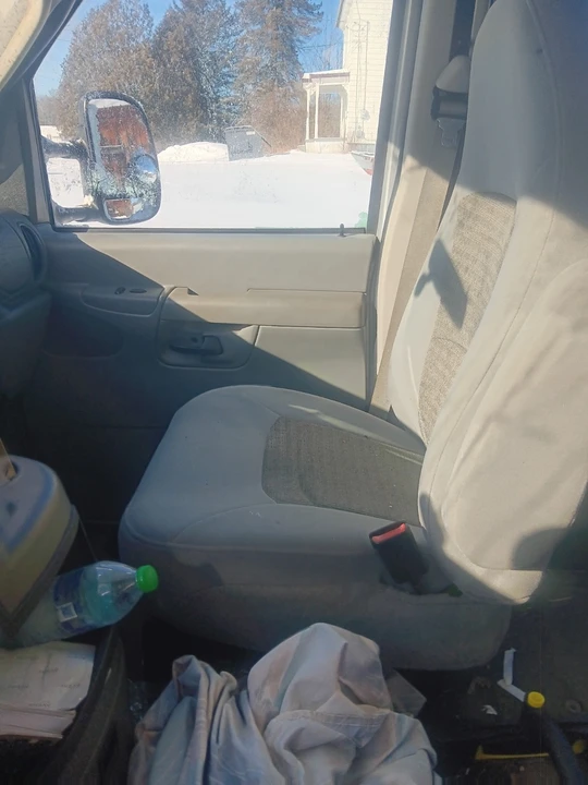 2005 Ford Econoline Van - Image 9 of 10