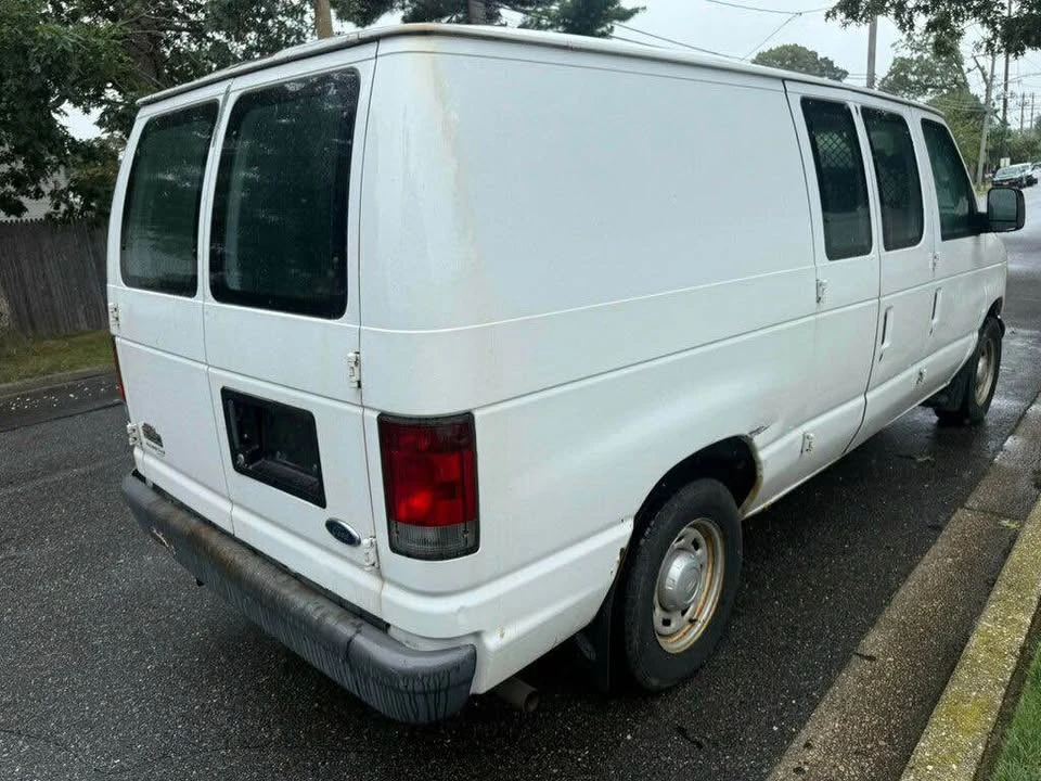 2005 Ford Econoline Van - Image 5 of 17
