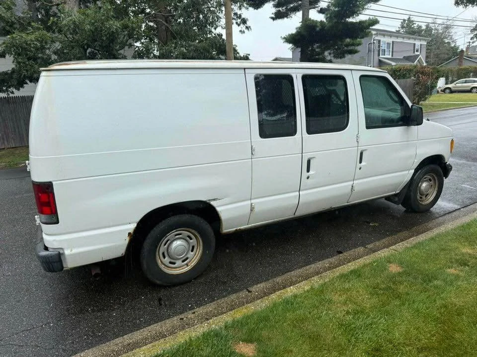 2005 Ford Econoline Van - Image 6 of 17