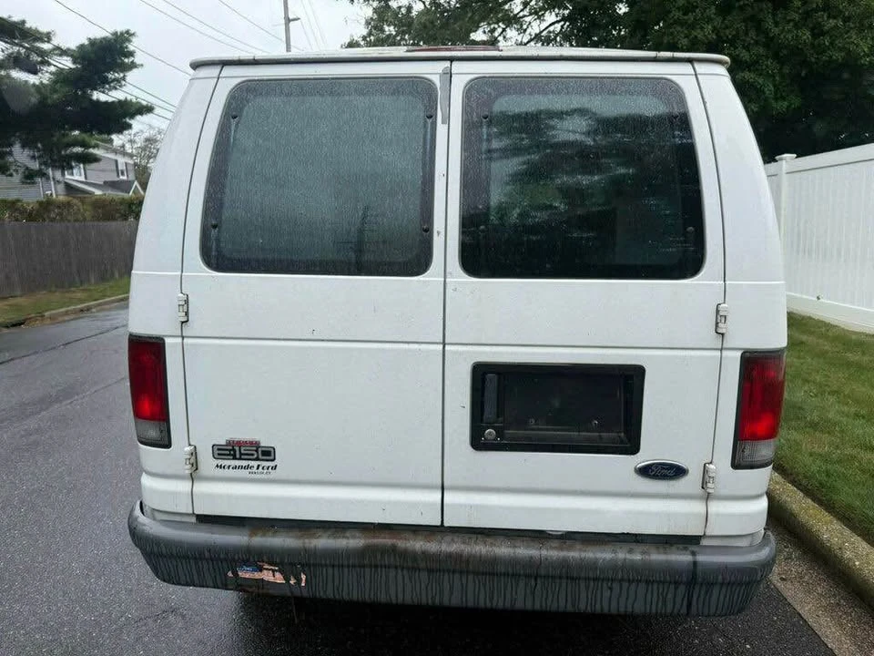 2005 Ford Econoline Van - Image 4 of 17