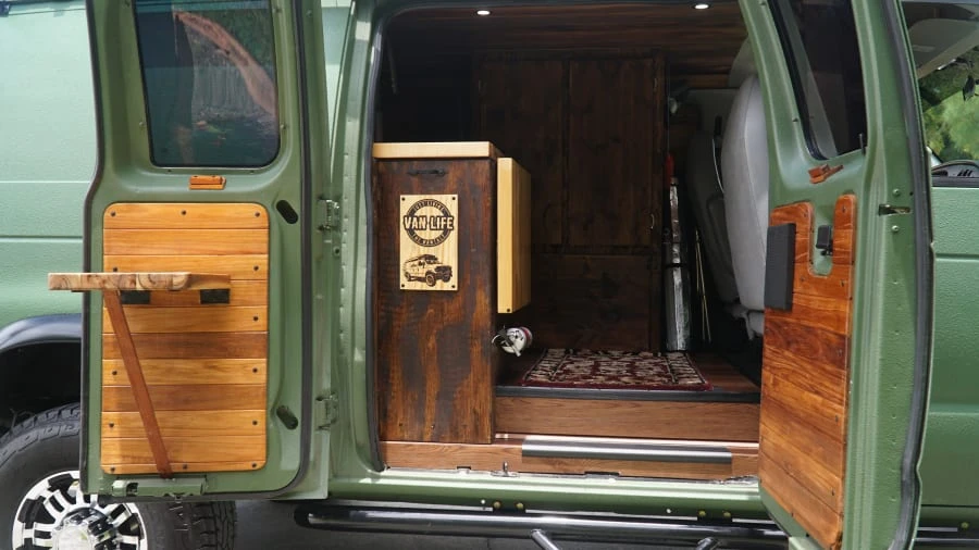 2005 Ford Econoline Van - Image 4 of 17