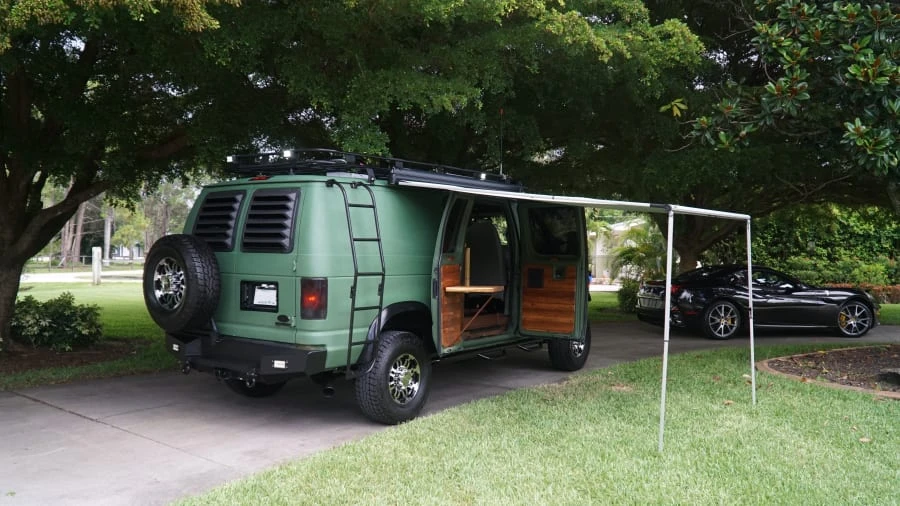 2005 Ford Econoline Van - Image 9 of 17