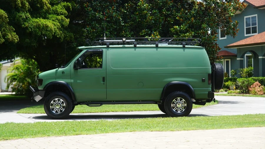 2005 Ford Econoline Van - Image 16 of 17