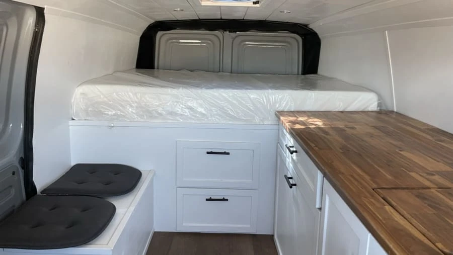 2005 Ford Econoline Van - Image 15 of 18