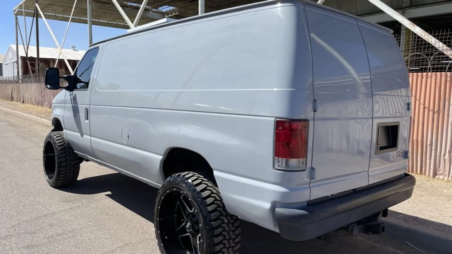 2005 Ford Econoline Van - Image 7 of 18
