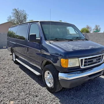 2005 Ford E350 Super Duty Passenger XLT Extended Wagon 3D