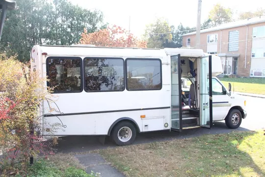 2005 Ford E450 Diesel Bus