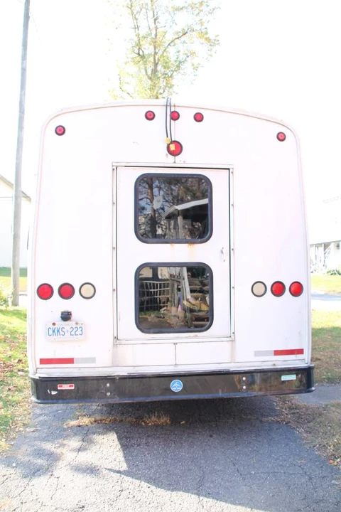 2005 Ford Econoline Van - Image 5 of 10