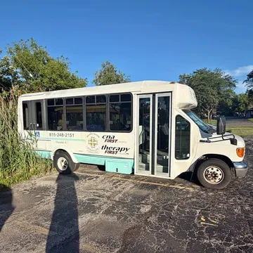 2005 Ford E450 Super Duty Cutaway Thor Shuttle Bus