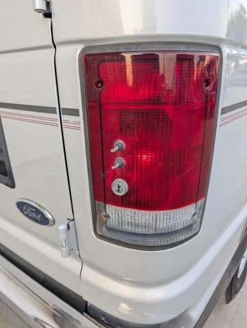 2005 Ford Econoline Van - Image 26 of 31