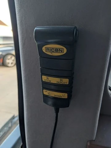 2005 Ford Econoline Van - Image 23 of 31