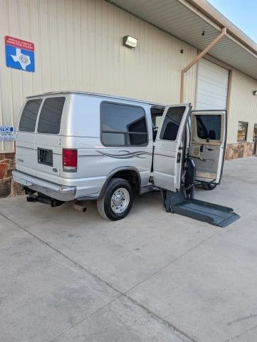 2005 Ford Econoline Van - Image 6 of 31