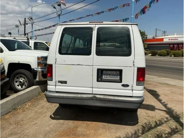 2005 Ford Econoline Van - Image 5 of 14
